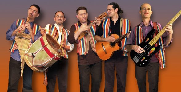 האנסמבל לפולקלור - צילום: ארנון אבני, סטודיו עיצובניק, קיבוץ נירים